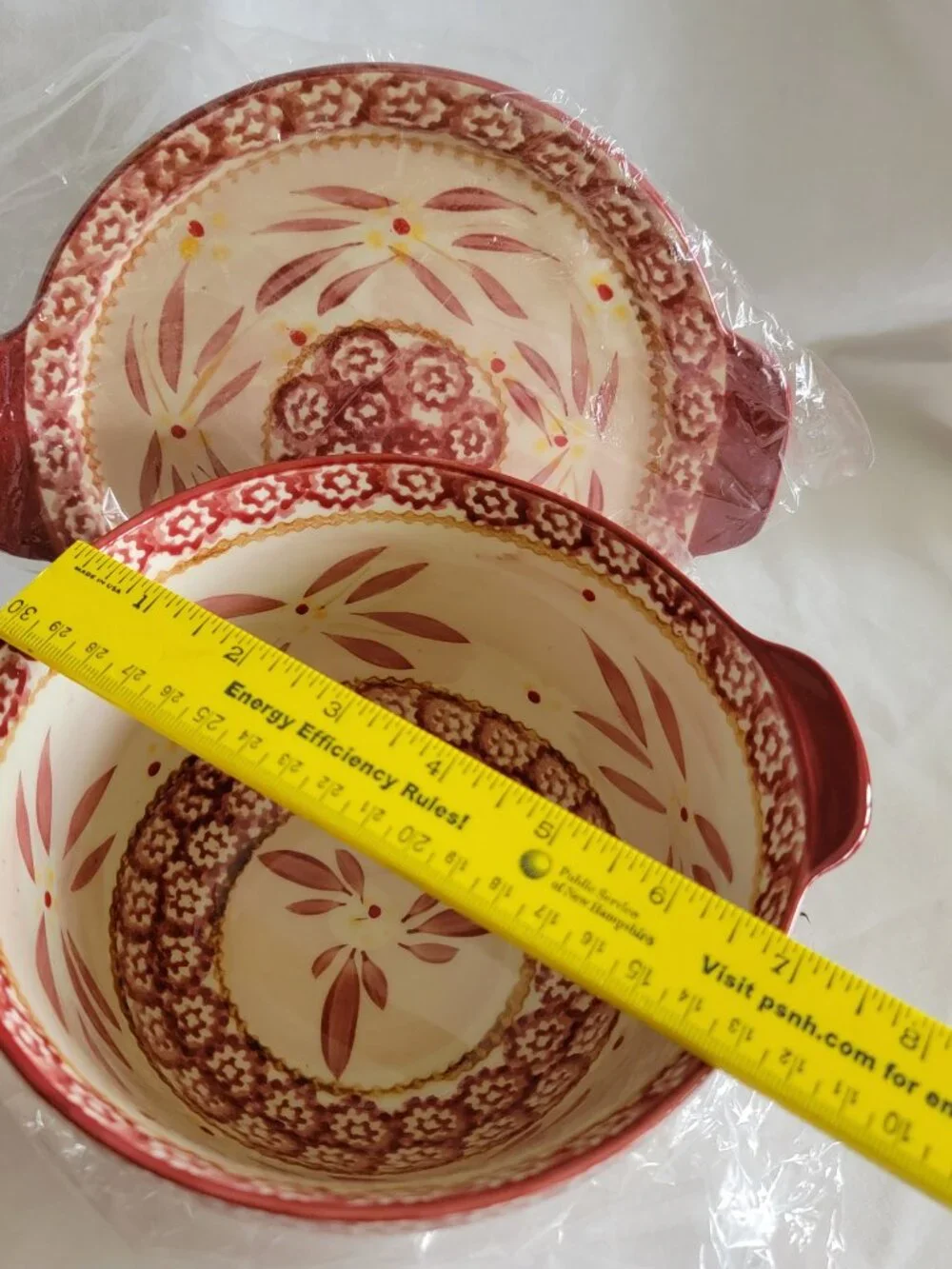 Temptations Cranberry 2 NEW Nesting Bowls Ceramic Trivet Lid-It Lids & Covers